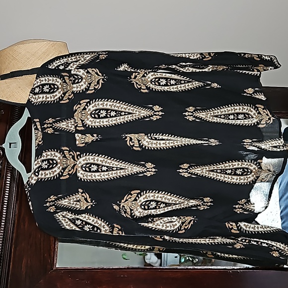 💕 Lucky Brand Black Paisley Top, BOGO eligible - Picture 3 of 6
